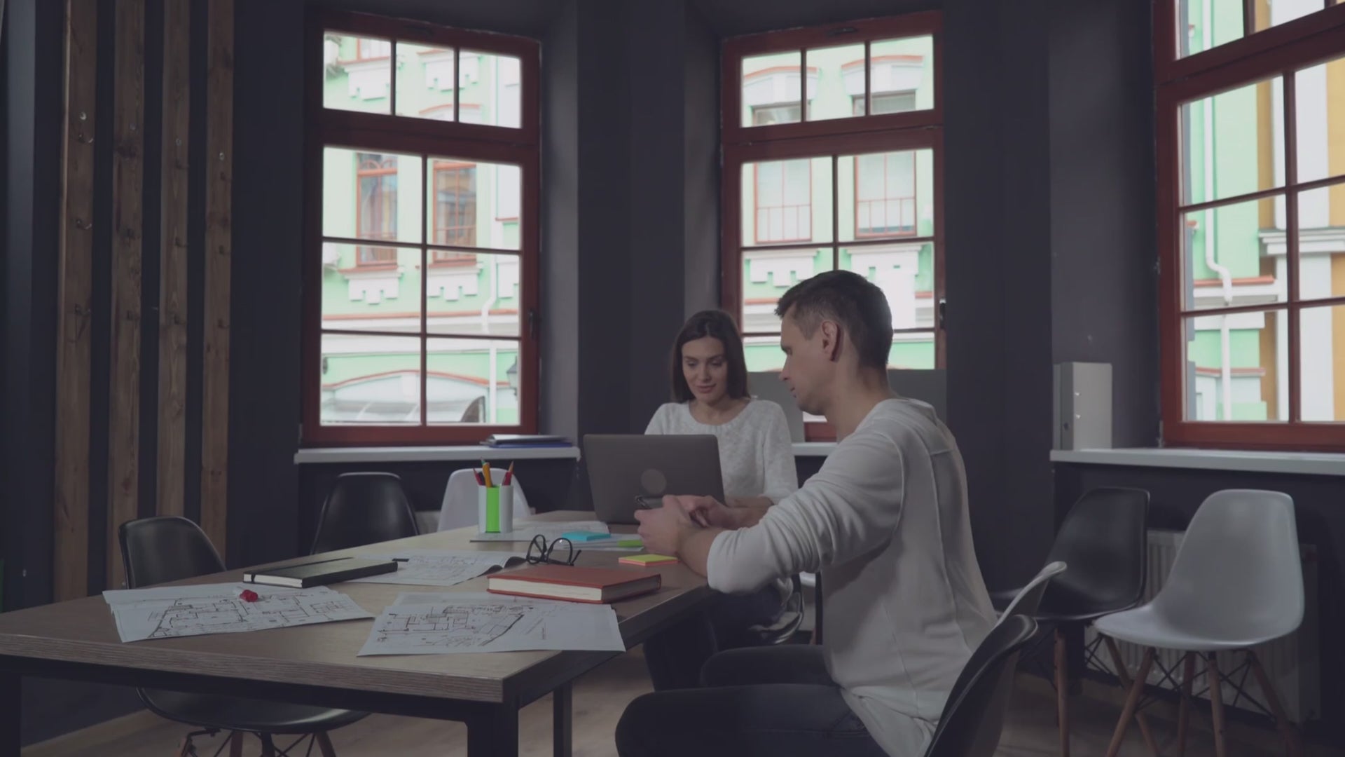 Carica il video: 